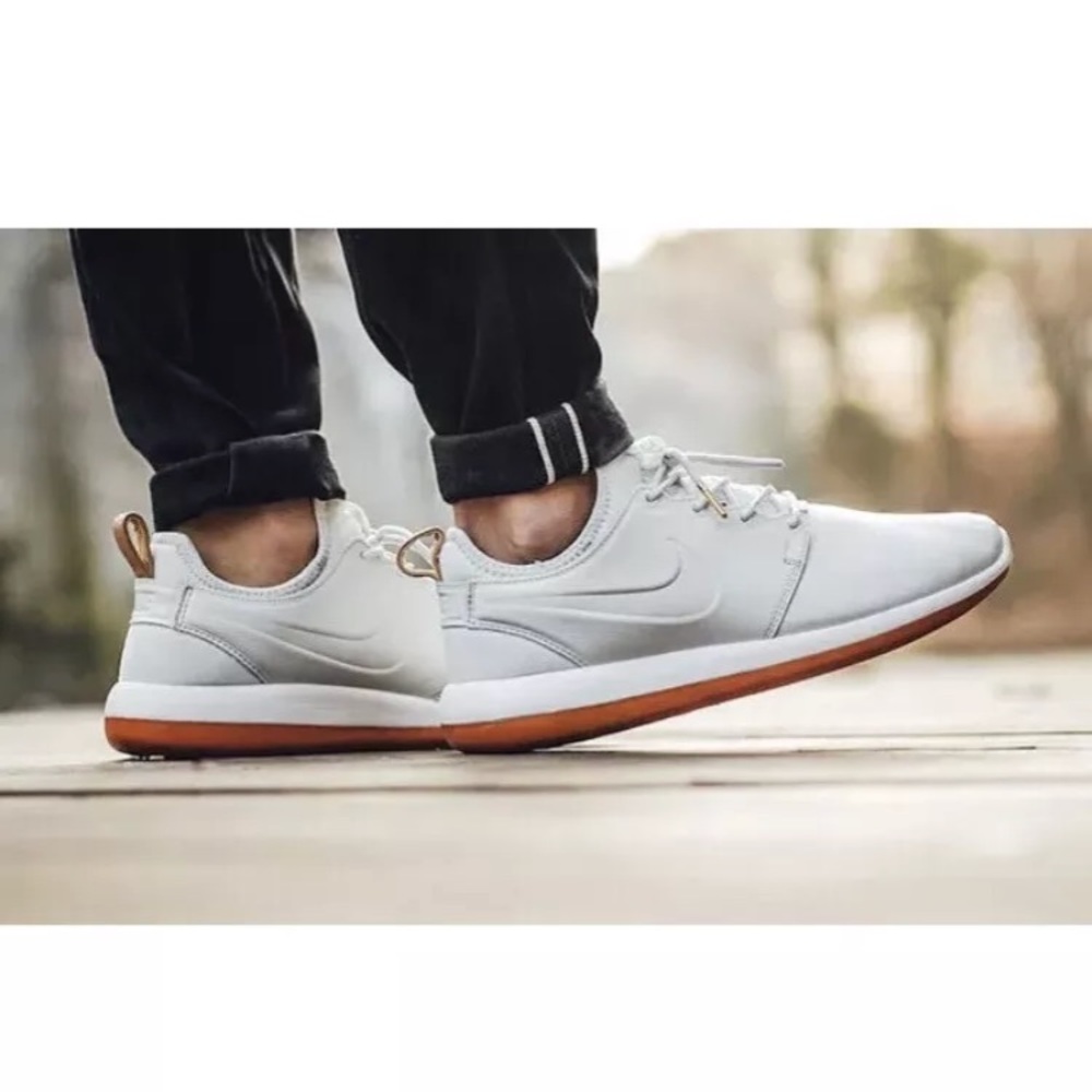 Nike Roshe Two 2 Leather White PRM Mens 881987-100 - Picture 4 of 6